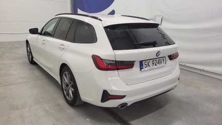 Zdjęcie przedmiotu: BMW 318i Sport Line aut
