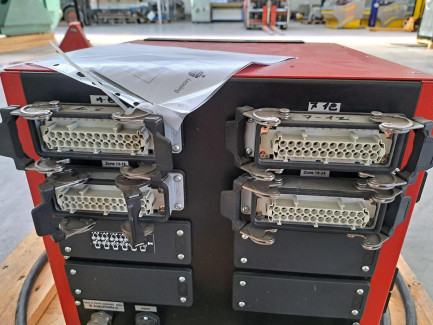 Zdjęcie przedmiotu: The NOLDEN NR8024 hot runner controller is used for precise temperature control in hot runner systems used in the injection molding industry.