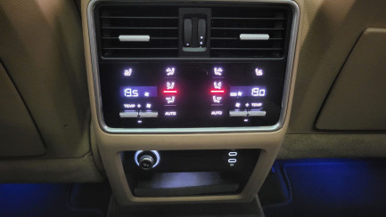 Zdjęcie przedmiotu: Porsche Cayenne Turbo Błędny wpis mocy i pojemności silnika w DR