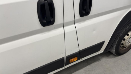 Zdjęcie przedmiotu: Citroen Jumper 35 2.2 BlueHDi E6.2 3.5t L4H2 Control