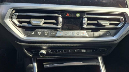 Zdjęcie przedmiotu: BMW 320D xDrive M Sport Steptronic