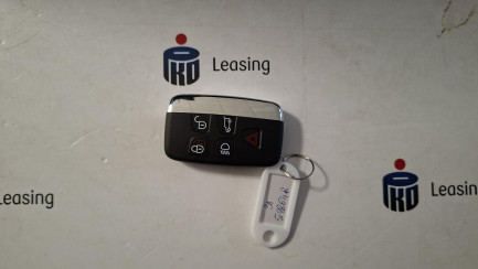 Zdjęcie przedmiotu: Range Rover Velar 3.0 SD6 R-Dynamic S Заява про втрату реєстраційного свідоцтва