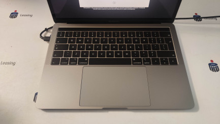 Zdjęcie przedmiotu: Notebook / Laptop Apple MacBook Pro 13,3'' i5 2,4GHz / RAM 16GB / dysk 256GB / IRIS655 (gwiezdna szarość), kod prod. Z0WQ0000T