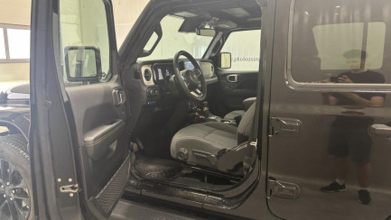 Zdjęcie przedmiotu: Jeep Wrangler Unlimited JL Plug-in Hybrid E6d Sahara