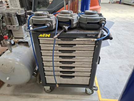 Zdjęcie przedmiotu: Workshop equipment set