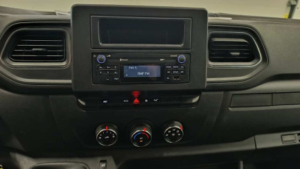 Zdjęcie przedmiotu: Renault Master FWD 2.3 dCi E6d 3.5t L3H3 Pack Clim