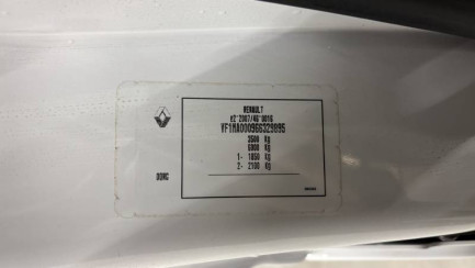 Zdjęcie przedmiotu: Renault Master FWD 2.3 dCi L3H2 Pack Clim S&S+E E6d 3.5t