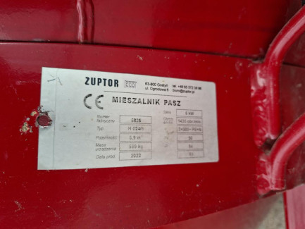 Zdjęcie przedmiotu: Mieszalnik pasz sypkich ZUPTOR H024/6