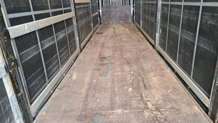 Zdjęcie przedmiotu: KAESSBOHRER MEGA Skrzyniowa