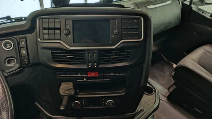 Zdjęcie przedmiotu: Iveco STRALIS S-Way E6d 18.0t