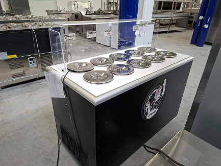 Zdjęcie przedmiotu: A set of catering equipment