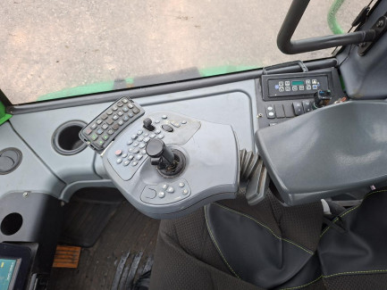 Zdjęcie przedmiotu: JOHN DEERE 1270G harvester