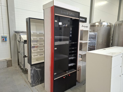 Zdjęcie przedmiotu: Set of shop shelves