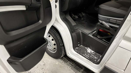 Zdjęcie przedmiotu: Opel Movano Heavy 2.2 Diesel L2H2 E6.4 3.5t 