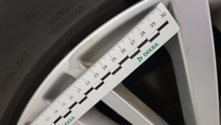 Zdjęcie przedmiotu: LAND ROVER Discovery V 2.0 SD4 HSE Oświadczenie o utracie DR