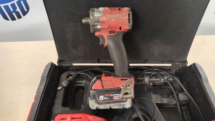 Zdjęcie przedmiotu: Ударний гайковерт Milwaukee M18 FIW2F12-502X