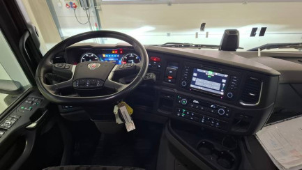 Zdjęcie przedmiotu: SCANIA R460 E6 18.0t Highline