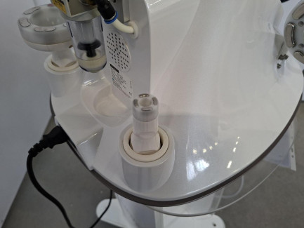 Zdjęcie przedmiotu: LIPOZERO cosmetic device used for body shaping and wrinkle reduction