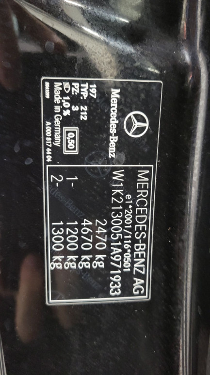 Zdjęcie przedmiotu: Mercedes-Benz E 220 d 4-Matic AMG/Avantgarde