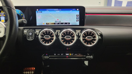 Zdjęcie przedmiotu: Mercedes-Benz CLA 200 AMG Line 7G-DCT