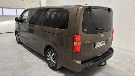 Zdjęcie przedmiotu: Toyota ProAce Verso 2.0 CRD E6.2 2.9t Medium Family S&S Aut.