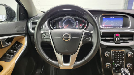 Zdjęcie przedmiotu: Volvo V40 Cross Country T3 Drive-E Summum aut