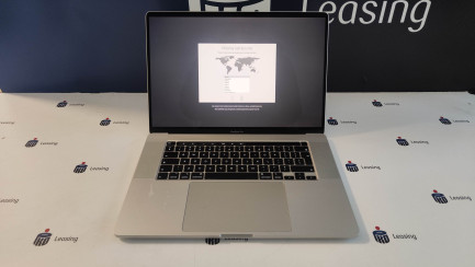 Zdjęcie przedmiotu: Ноутбук Apple MacBook Pro 16 дюймів із сенсорною панеллю, 6-ядерний процесор Intel Core i7 2.6 ГГц, 9-е покоління, 16 ГБ оперативної пам'яті, SSD на 512 ГБ (колір "сірий космос"), код товару MVVL2ZE/A