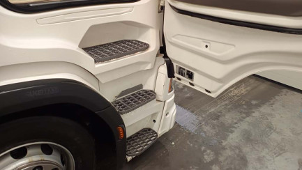 Zdjęcie przedmiotu: SCANIA R460 A 4x2 NA Highline Super E6 18.0t