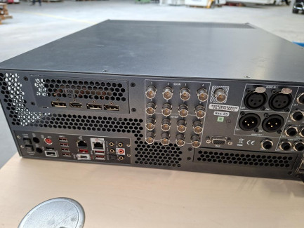Zdjęcie przedmiotu: System do produkcji live TriCaster 2 Elite + 2-Stripe Control Panel 