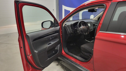 Zdjęcie przedmiotu: Mitsubishi Outlander 2.0 Intense Comfort 4WD CVT