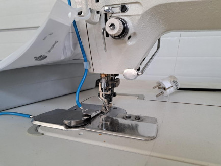 Zdjęcie przedmiotu: JUKI DLU-5490N-7 lockstitch sewing machine