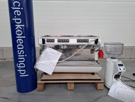Zdjęcie przedmiotu: Nuova Simonelli Appia Life V 2gr 380V White HG Coffee Express with Nuova Simonelli MDXS OD Coffee Grinder