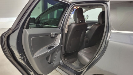 Zdjęcie przedmiotu: Volvo XC60 D4 AWD Summum aut