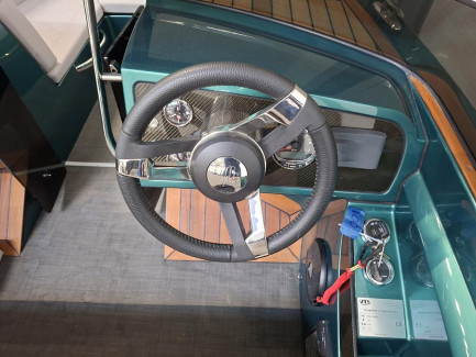 Zdjęcie przedmiotu: Моторний човен VTS FLYING SHARK CAPRI BOWRIDER 5.7