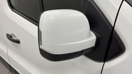 Zdjęcie przedmiotu: RENAULT Trafic Combi 2.0 dCi MR`21 E6d 3.1t L2 Equilibre