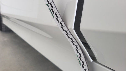 Zdjęcie przedmiotu: BMW 318i Sport Line aut