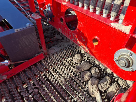 Zdjęcie przedmiotu: Kombajn do ziemniak&oacute;w UNIA BOLKO