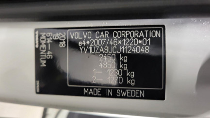 Zdjęcie przedmiotu: Volvo XC60 D4 SCR AWD Momentum aut