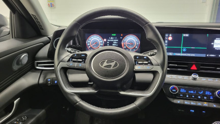 Zdjęcie przedmiotu: Hyundai Elantra 1.6 Smart