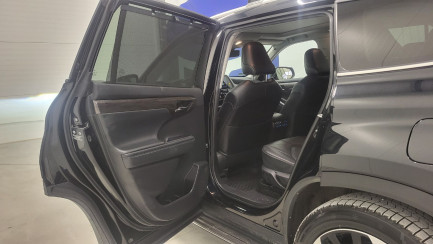 Zdjęcie przedmiotu: Toyota Highlander 2.5 Hybrid Executive