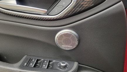 Zdjęcie przedmiotu: ALFA ROMEO GIULIA 2.0 Turbo Veloce TI Q4 aut Pojazd po długotrwałym postoju!
