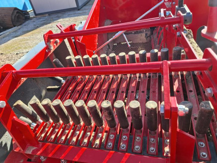 Zdjęcie przedmiotu: Kombajn do ziemniak&oacute;w UNIA BOLKO