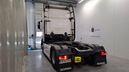 Zdjęcie przedmiotu: SCANIA R460 Super E6 18.0t 4x2 NA Highline