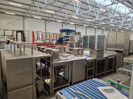 Zdjęcie przedmiotu: A set of catering equipment