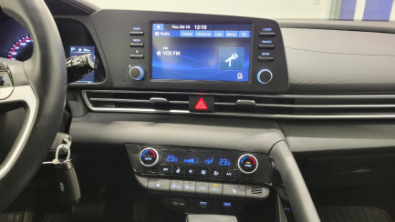 Zdjęcie przedmiotu: Hyundai Elantra 1.6 Smart CVT