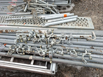 Zdjęcie przedmiotu: Elements of facade scaffolding of the DELTA 70 system