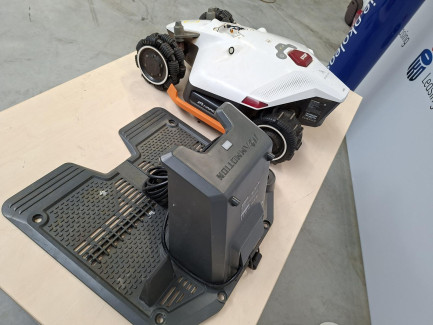 Zdjęcie przedmiotu: MAMMOTION LUBA 2 AWD 5000X mowing robot