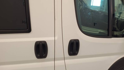 Zdjęcie przedmiotu: Peugeot BOXER 435 2.0 BlueHDi E6 3.5t L4H3