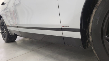 Zdjęcie przedmiotu: Range Rover Velar 2.0 D200 mHEV R-Dynamic S