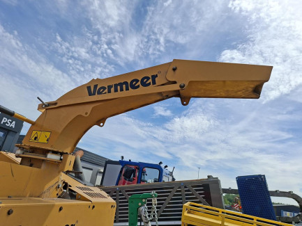 Zdjęcie przedmiotu: VERMEER BC230G2XL branch chipper